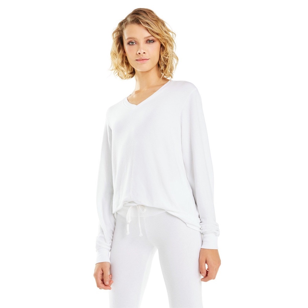 WILDFOX • Baggy Beach V-Neck Top in Clean White - Picture 2 of 8